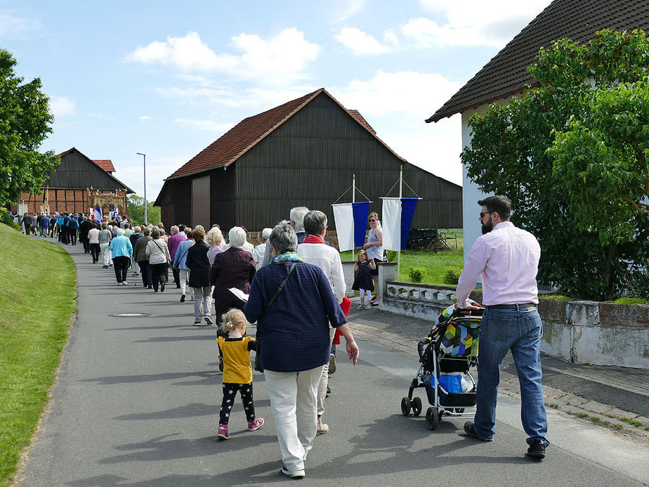 Bittprozession am Pfingstmontag (Foto: Karl-Franz Thiede)